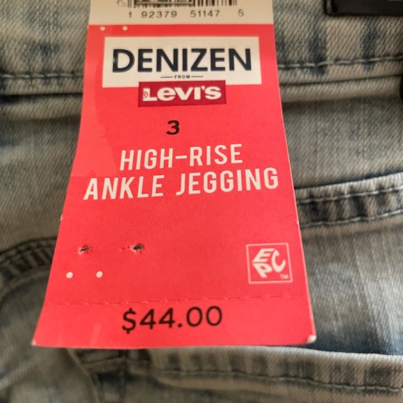 Clearance! Denim’s by Levi’s stretch ankle begging size 3 New - Picture 4 of 7